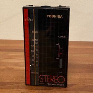 Vintage Toshiba Portable AM/FM Radio